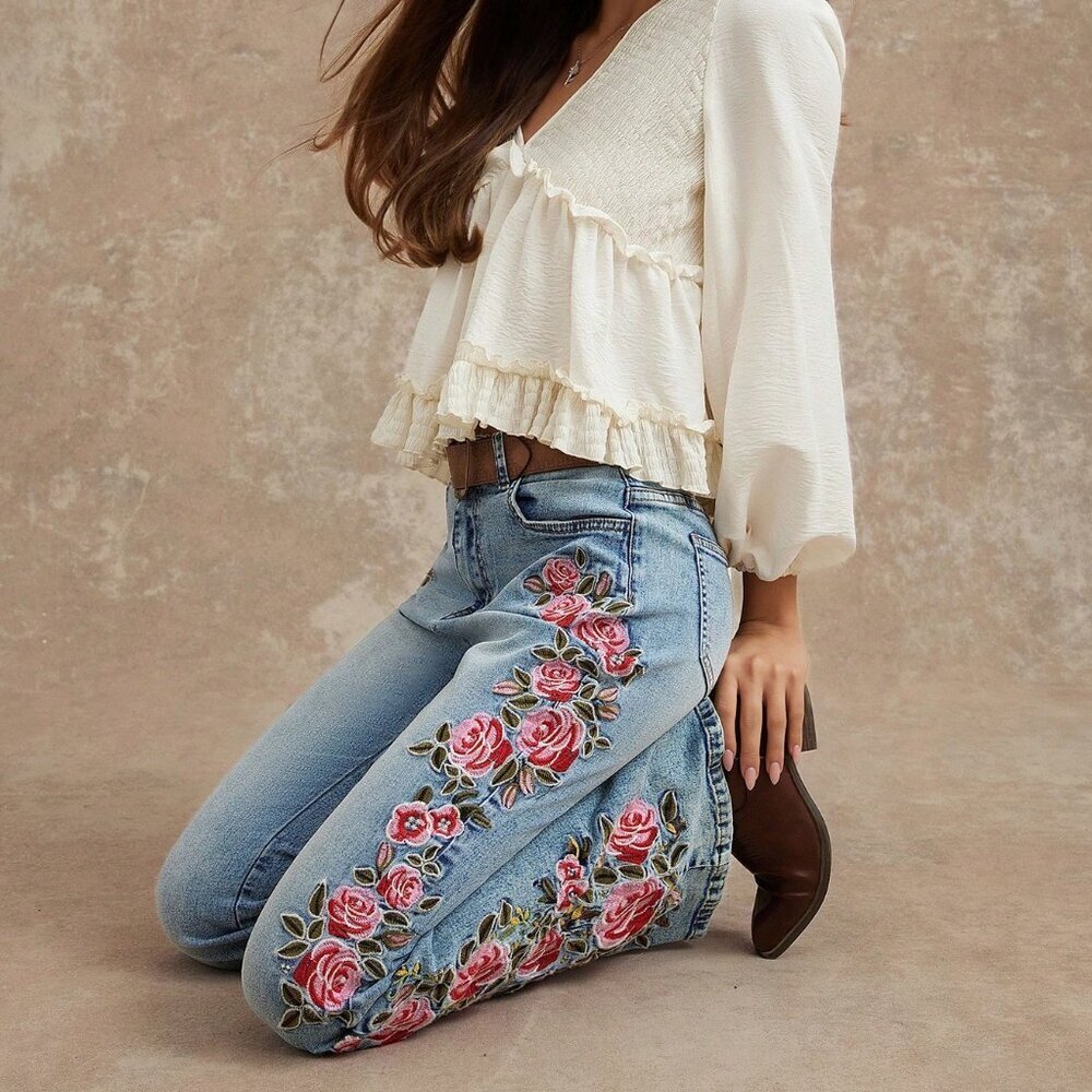 Light Wash Boho Women's High Rise Floral Denim Jeans - Picture 5 of 7